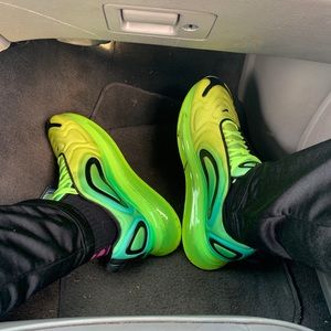 Meet your Posher, Dion